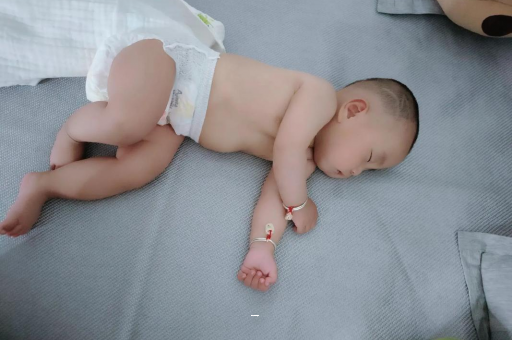 甘肃孕妇肚脐周围发青